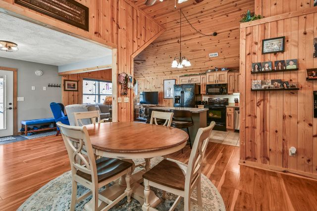 814 Peace In Valley Road, Blue Eye, MO 65611