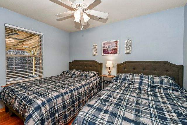 814 Peace In Valley Road, Blue Eye, MO 65611