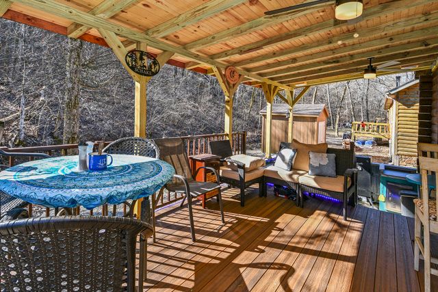 814 Peace In Valley Road, Blue Eye, MO 65611