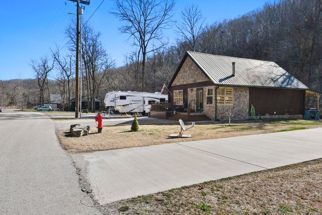 814 Peace In Valley Road, Blue Eye, MO 65611