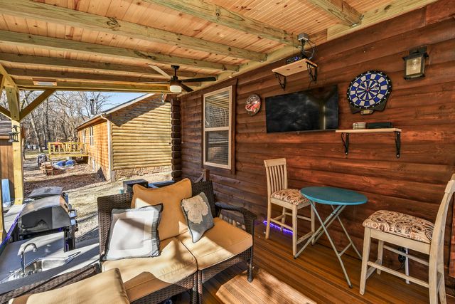 814 Peace In Valley Road, Blue Eye, MO 65611