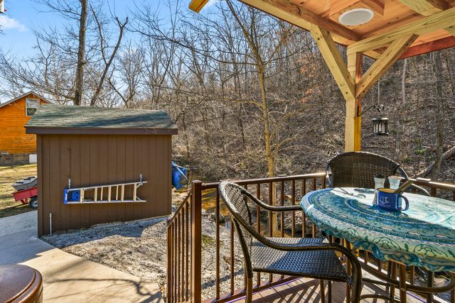 814 Peace In Valley Road, Blue Eye, MO 65611