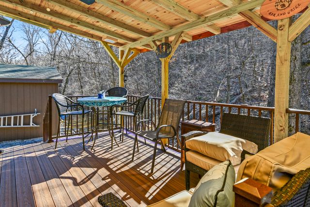 814 Peace In Valley Road, Blue Eye, MO 65611