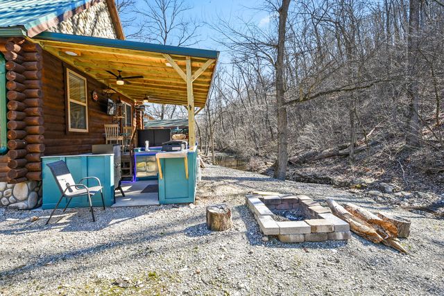 814 Peace In Valley Road, Blue Eye, MO 65611