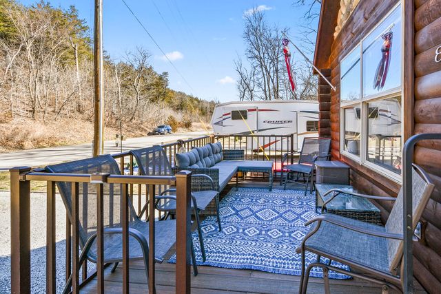 814 Peace In Valley Road, Blue Eye, MO 65611