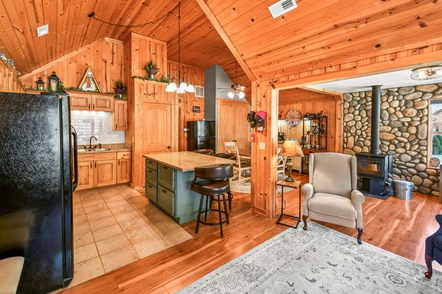 814 Peace In Valley Road, Blue Eye, MO 65611