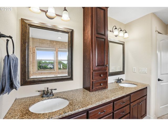 13845 Sw FAR VISTA Dr, Beaverton, OR 97005