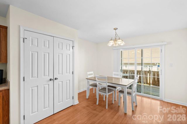 219 19th Avenue SE, Hickory, NC 28602