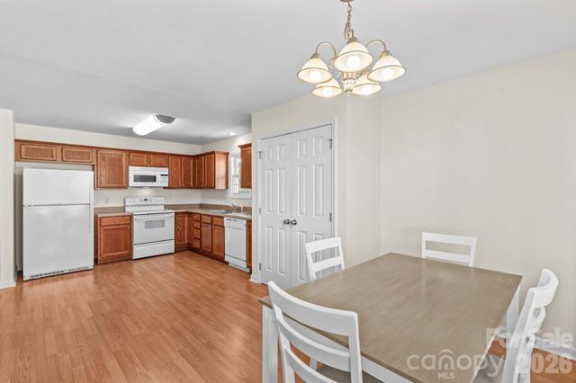 219 19th Avenue SE, Hickory, NC 28602