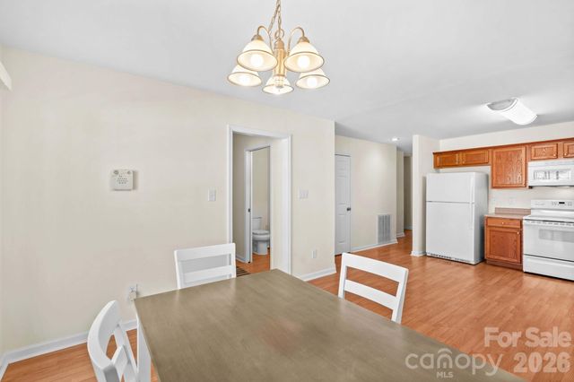 219 19th Avenue SE, Hickory, NC 28602