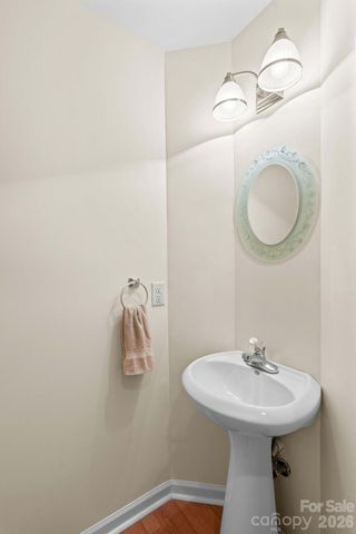 219 19th Avenue SE, Hickory, NC 28602