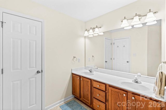 219 19th Avenue SE, Hickory, NC 28602