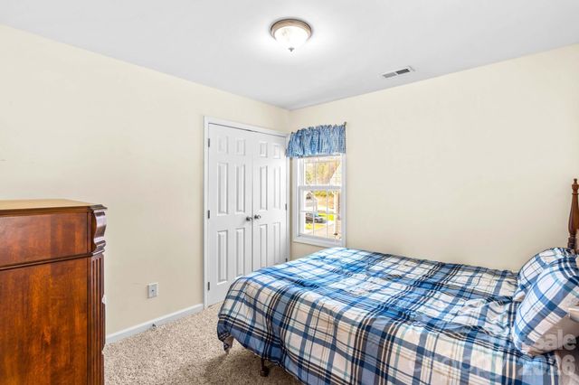 219 19th Avenue SE, Hickory, NC 28602