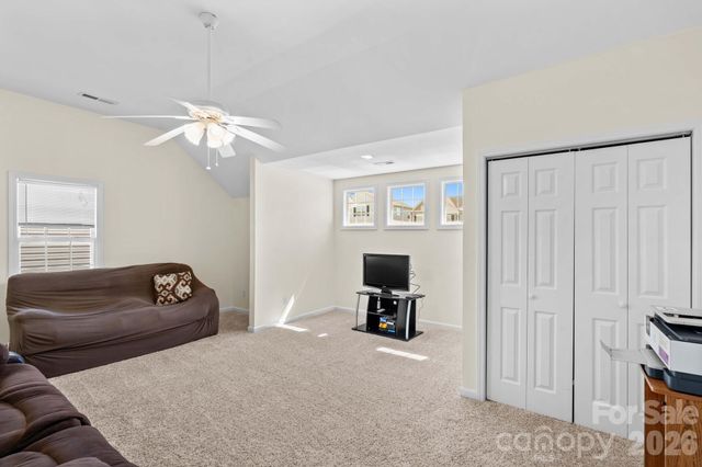 219 19th Avenue SE, Hickory, NC 28602