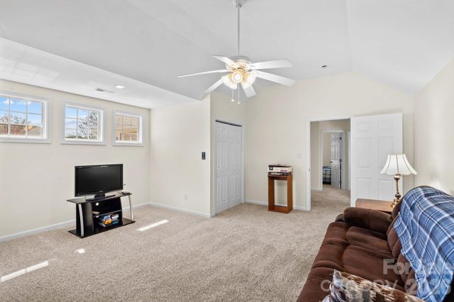 219 19th Avenue SE, Hickory, NC 28602