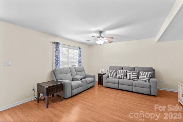 219 19th Avenue SE, Hickory, NC 28602