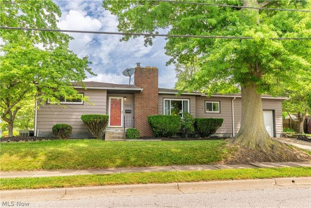 1925 Quayle Drive, Akron, OH 44312