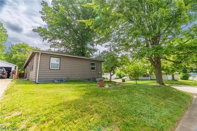 1925 Quayle Drive, Akron, OH 44312