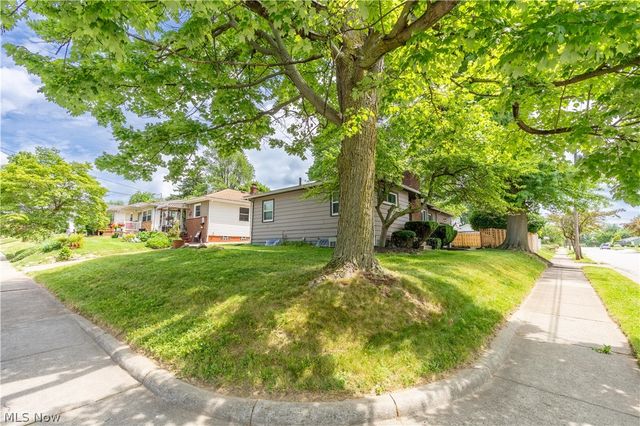 1925 Quayle Drive, Akron, OH 44312
