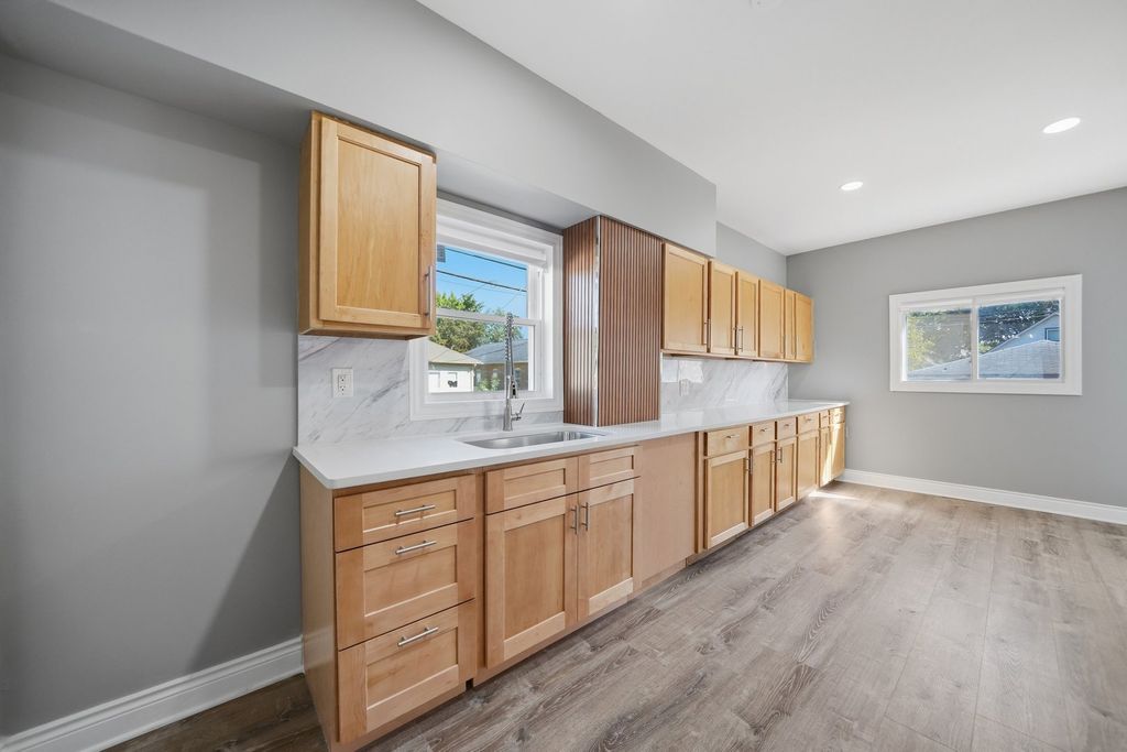11715 S Parnell Avenue, Chicago, IL 60628 — photo 5