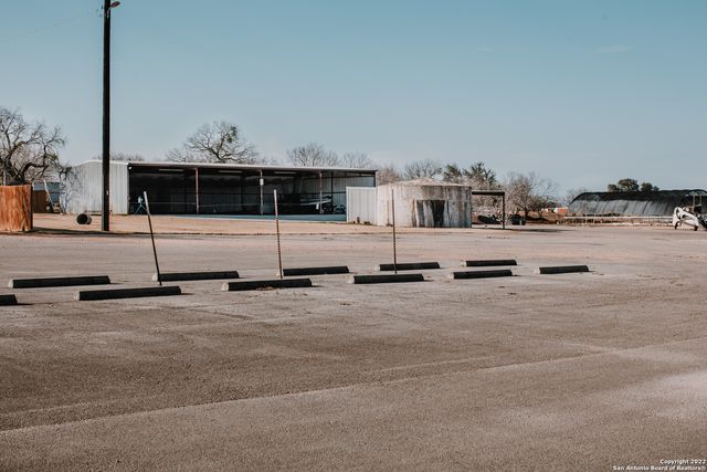 13893 US HIGHWAY 87 S, Adkins, TX 78101