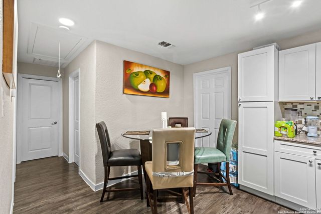 722 Menefee, San Antonio, TX 78237
