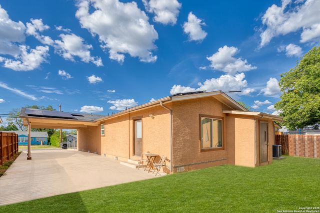 722 Menefee, San Antonio, TX 78237