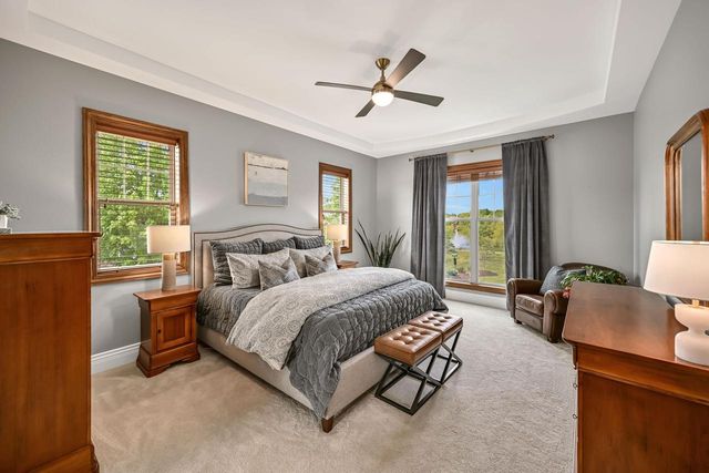 11511 N Oakview COURT, Mequon, WI 53092