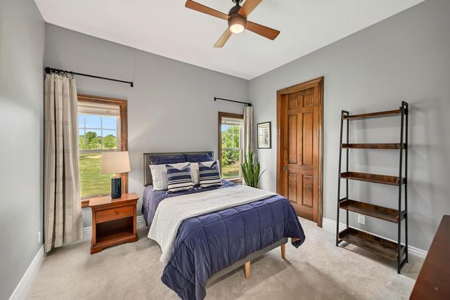 11511 N Oakview COURT, Mequon, WI 53092