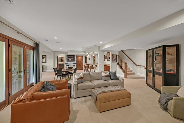 11511 N Oakview COURT, Mequon, WI 53092