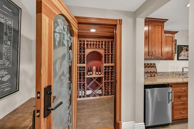11511 N Oakview COURT, Mequon, WI 53092