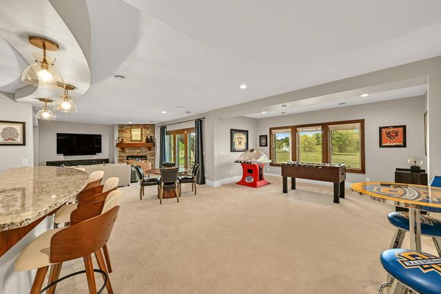 11511 N Oakview COURT, Mequon, WI 53092