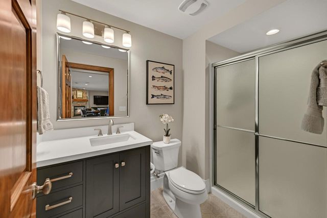 11511 N Oakview COURT, Mequon, WI 53092