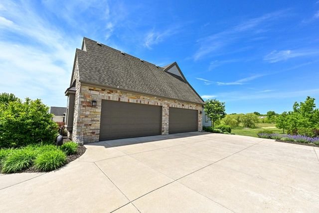 11511 N Oakview COURT, Mequon, WI 53092