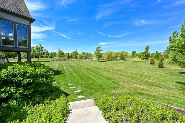 11511 N Oakview COURT, Mequon, WI 53092