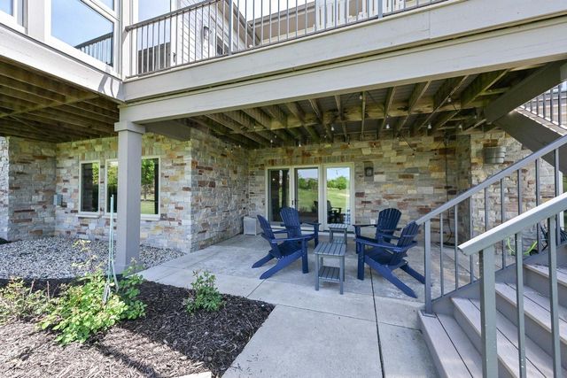 11511 N Oakview COURT, Mequon, WI 53092