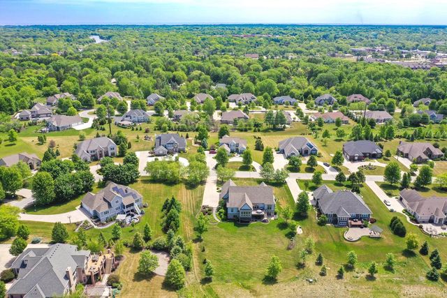 11511 N Oakview COURT, Mequon, WI 53092