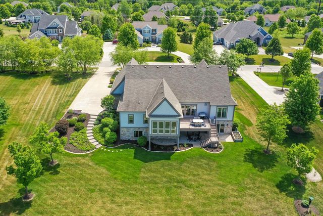 11511 N Oakview COURT, Mequon, WI 53092