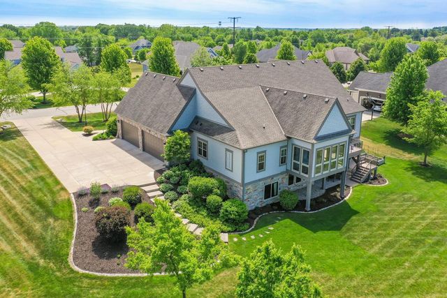 11511 N Oakview COURT, Mequon, WI 53092