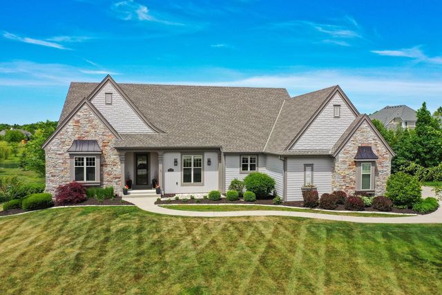 11511 N Oakview COURT, Mequon, WI 53092