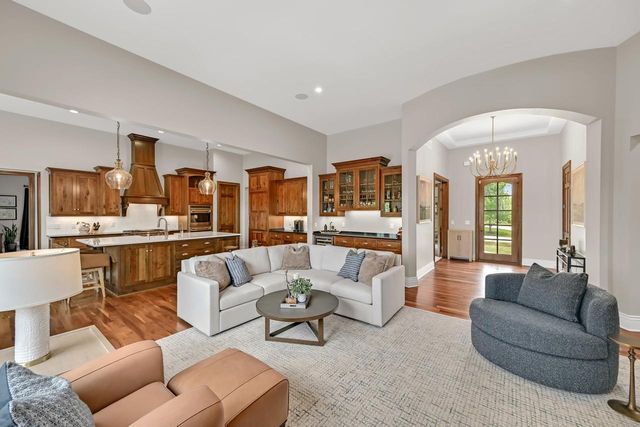 11511 N Oakview COURT, Mequon, WI 53092