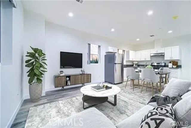 3994 La Salle, Los Angeles, CA 90062