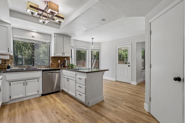 9249 Mott Ct, Orangevale, CA 95662