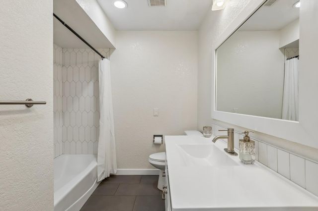 9249 Mott Ct, Orangevale, CA 95662