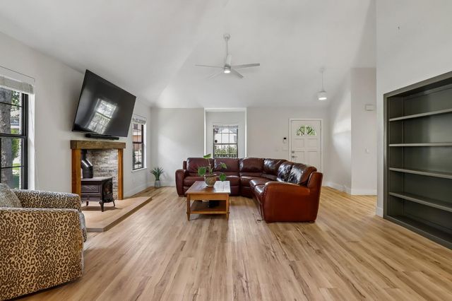 9249 Mott Ct, Orangevale, CA 95662