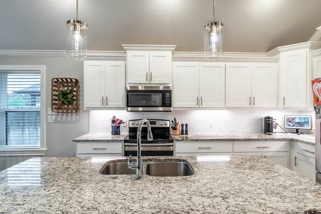 11519 Lindsey Garden Drive, Tyler, TX 75709