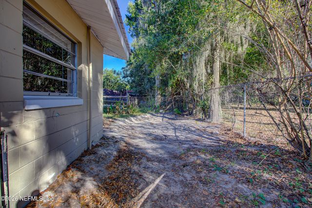 5831 CARTER Lane, Jacksonville, FL 32244