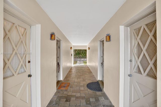 1239 Mariposa Ave 2, Coral Gables, FL 33146