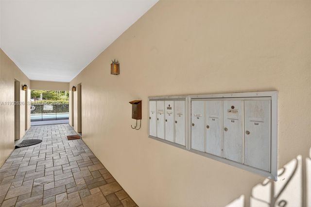 1239 Mariposa Ave 2, Coral Gables, FL 33146
