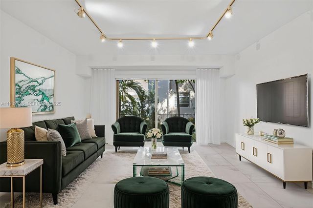 1239 Mariposa Ave 2, Coral Gables, FL 33146